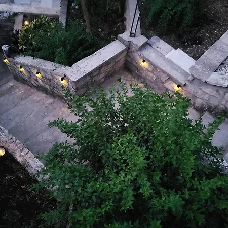 Mila In * Korčula